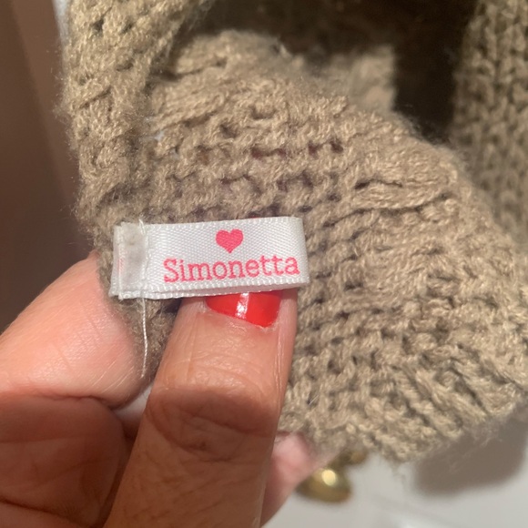 Poncho - Picture 4 of 6